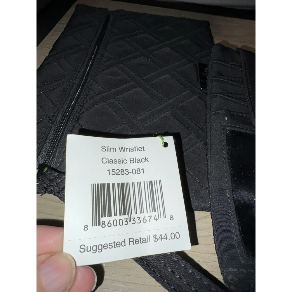 Vera Bradley Classic Black Wallet And Wristlet quilted, clean